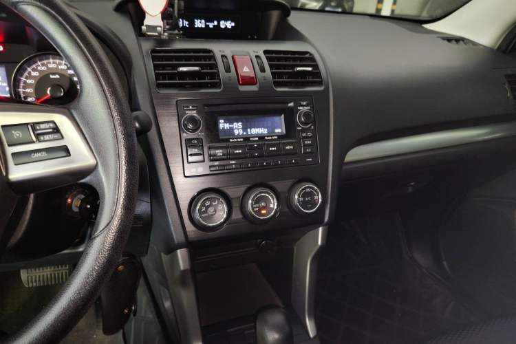 Used Subaru Forester 2013 2.0i Automatic Comfort Edition Audio And AC Panel