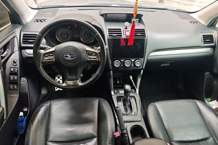 Used Subaru Forester 2013 2.5i Automatic Prestige Edition Center Console