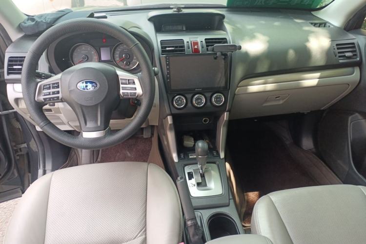 Used Subaru Forester 2013 2.5i Automatic Elite Edition Center Console