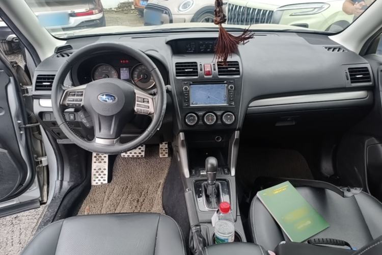 Used Subaru Forester 2013 2.5i Automatic Luxury Edition Center Console