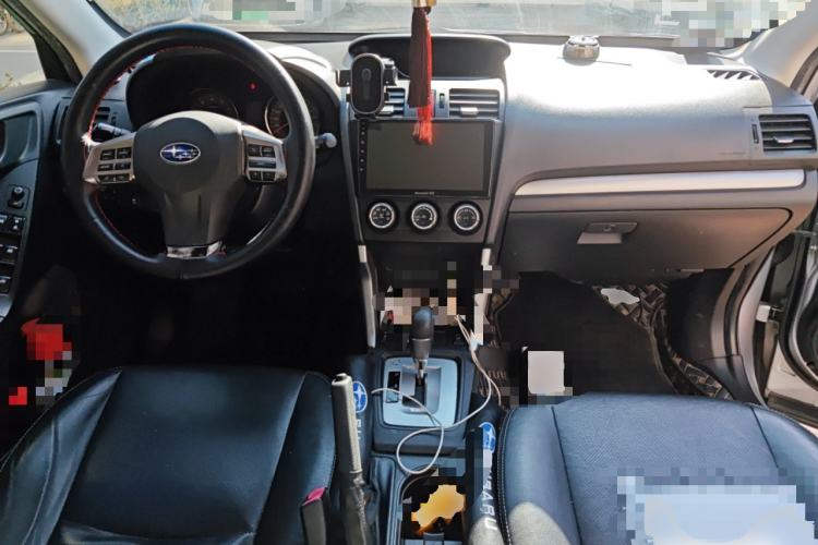 Used Subaru Forester 2013 2.0i Automatic Luxury Edition Center Console