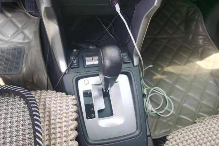 Used Subaru Forester 2013 2.5i Automatic Elite Edition Gear Lever