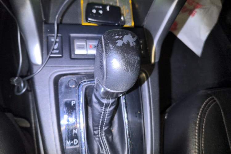 Used Subaru Forester 2013 2.5i Automatic Prestige Edition Gear Lever