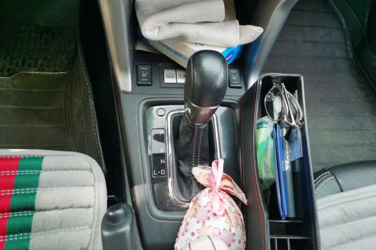 Used Subaru Forester 2013 2.5i Automatic Luxury Navigation Edition Gear Lever
