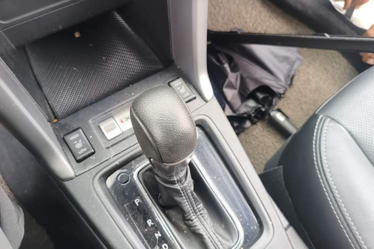 Used Subaru Forester 2013 2.5i Automatic Luxury Edition Gear Lever