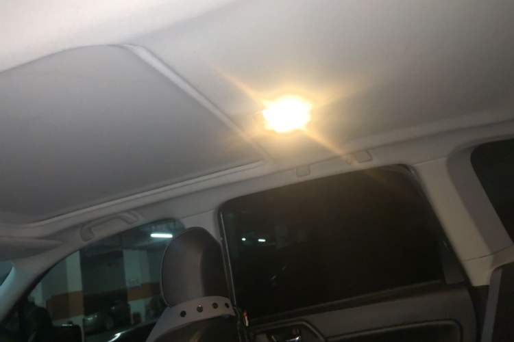 Used Subaru Forester 2013 2.5i Automatic Luxury Edition Headliner