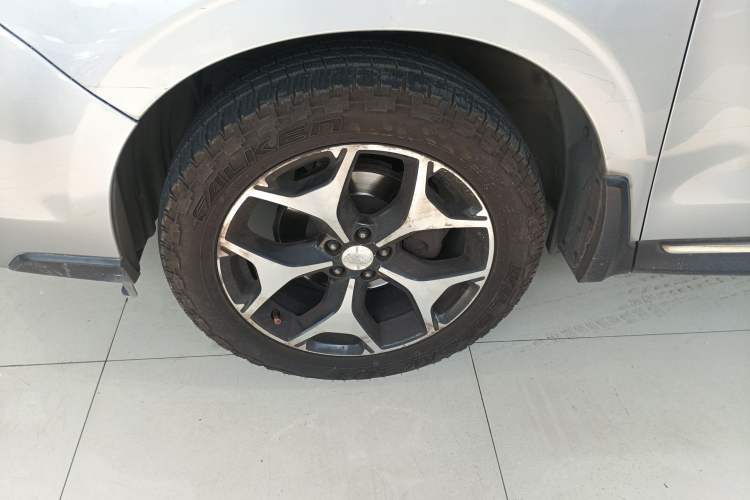 Used Subaru Forester 2013 2.5i Automatic Prestige Edition Left Front Wheel Hub