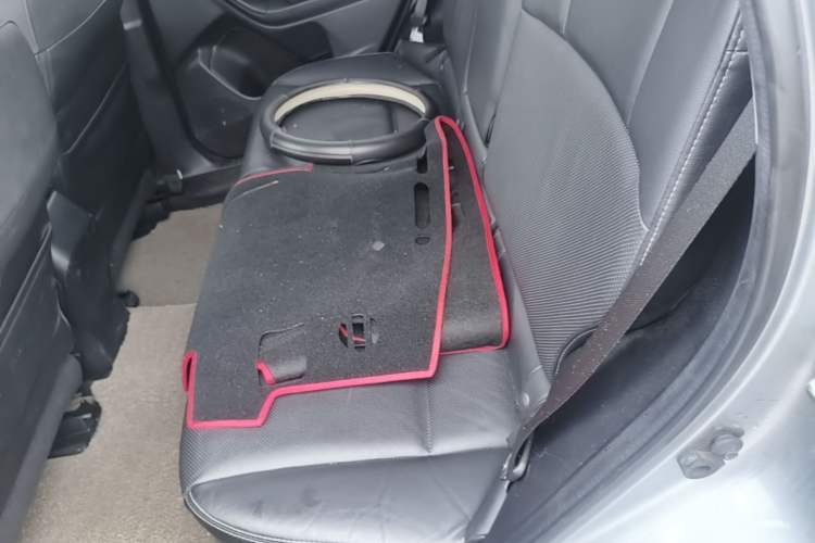 Used Subaru Forester 2013 2.5i Automatic Luxury Edition Left Rear Seat