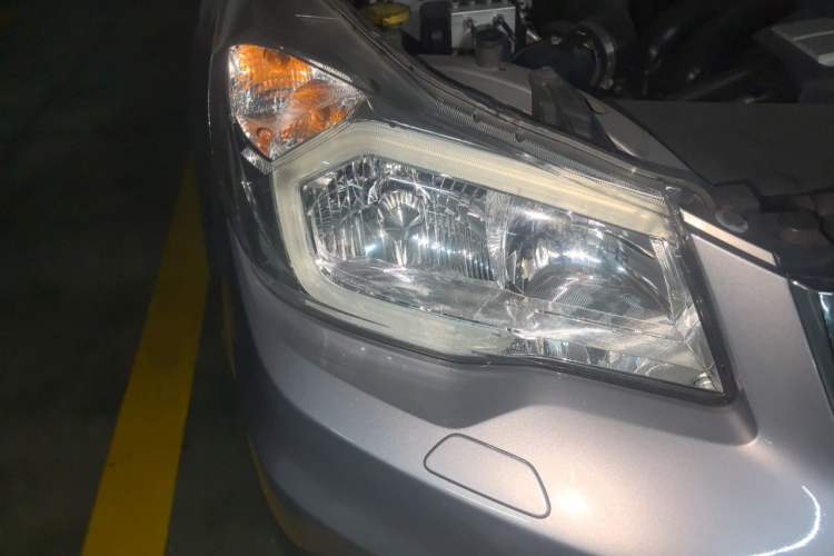 Used Subaru Forester 2013 2.5i Automatic Luxury Edition Right Front Headlight