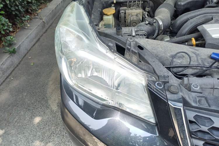 Used Subaru Forester 2013 2.5i Automatic Elite Edition Right Front Headlight
