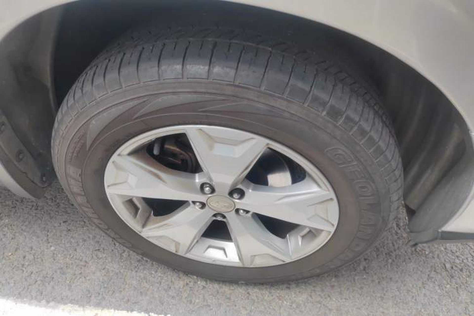 Used Subaru Forester 2013 2.5i Automatic Luxury Edition Right Front Wheel Hub