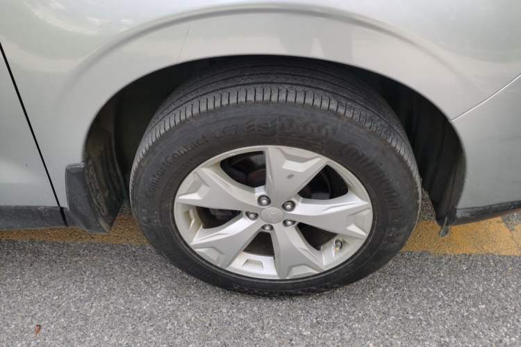 Used Subaru Forester 2013 2.5i Automatic Luxury Navigation Edition Right Front Wheel Hub