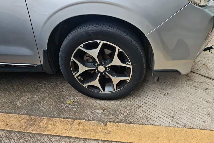 Used Subaru Forester 2013 2.5i Automatic Prestige Edition Right Front Wheel Hub