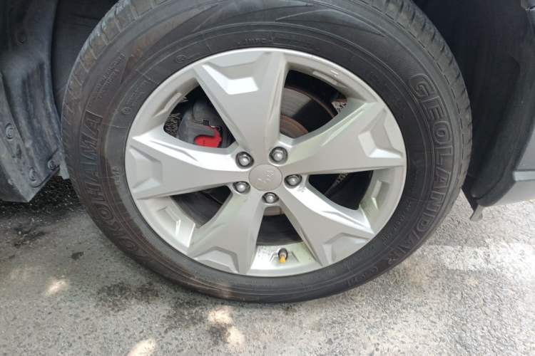 Used Subaru Forester 2013 2.5i Automatic Elite Edition Right Front Wheel Hub
