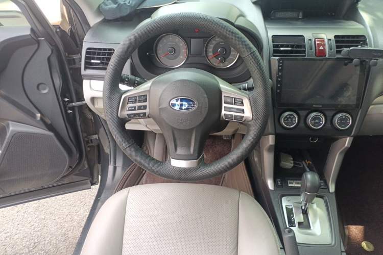 Used Subaru Forester 2013 2.5i Automatic Elite Edition Steering Wheel