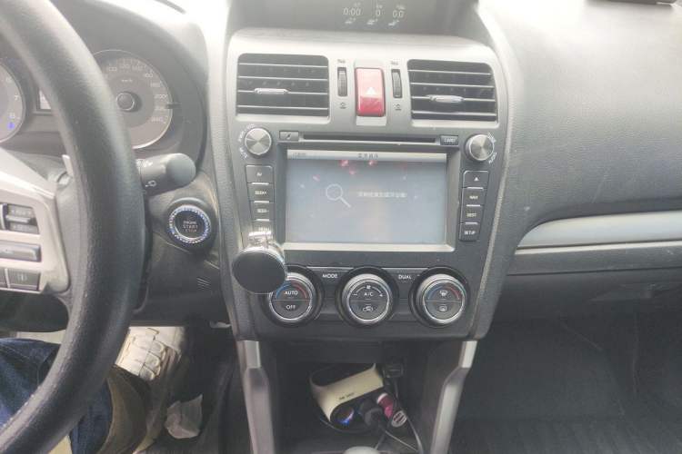 Used Subaru Forester 2013 2.5i Automatic Luxury Edition Audio And AC Panel