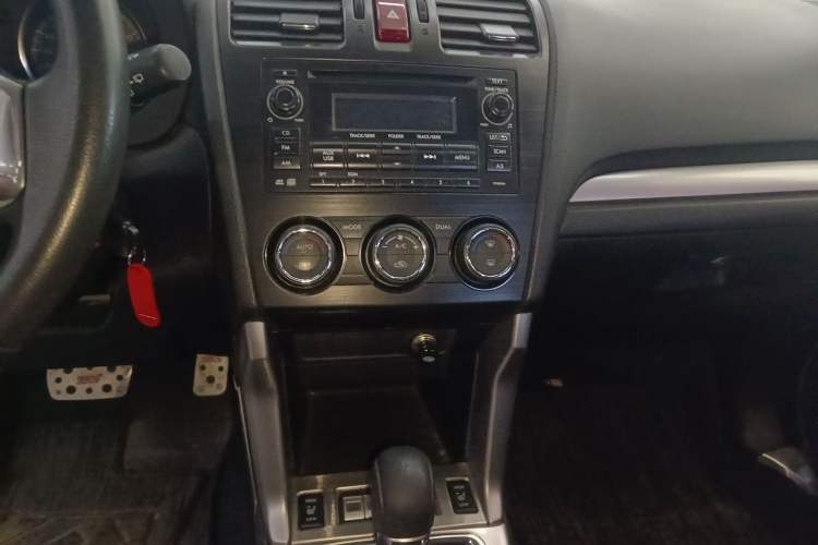 Used Subaru Forester 2013 2.5i Automatic Luxury Edition Audio And AC Panel