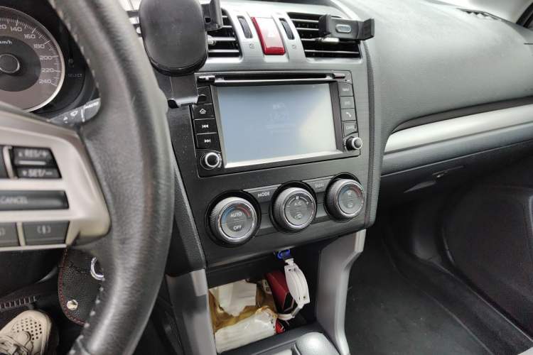 Used Subaru Forester 2013 2.5i Automatic Luxury Edition Audio And AC Panel