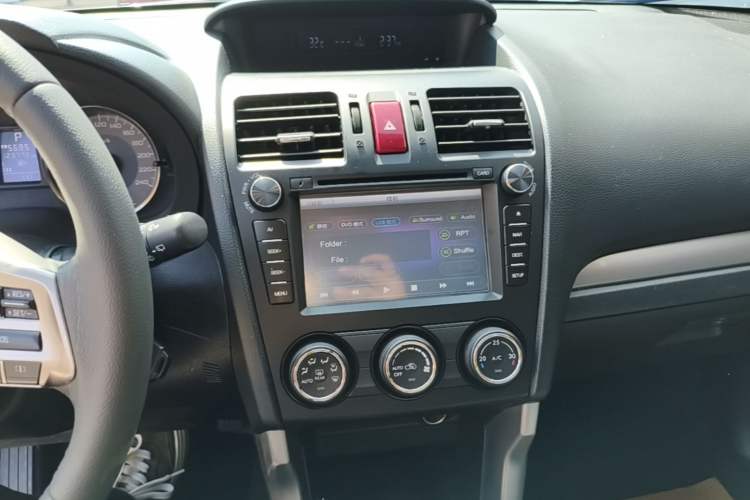 Used Subaru Forester 2013 2.0i Automatic Luxury Edition Audio And AC Panel