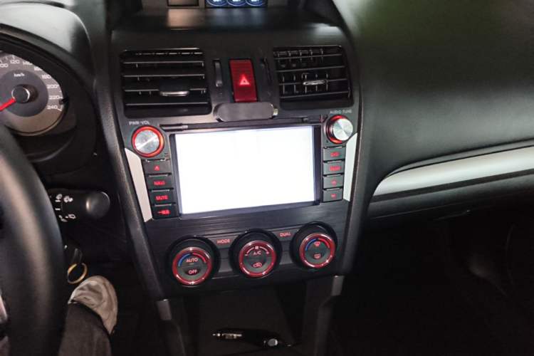 Used Subaru Forester 2013 2.5i Automatic Luxury Edition Audio And AC Panel
