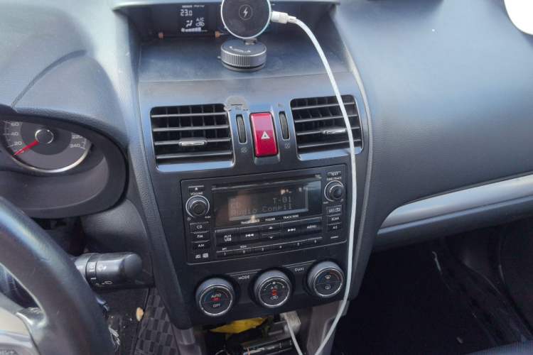 Used Subaru Forester 2013 2.5i Automatic Luxury Edition Audio And AC Panel
