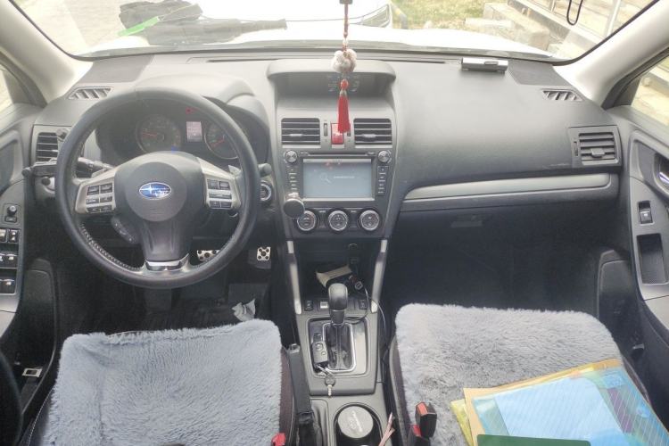 Used Subaru Forester 2013 2.5i Automatic Luxury Edition Center Console