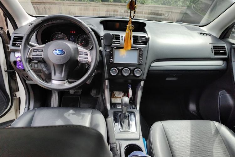 Used Subaru Forester 2013 2.5i Automatic Luxury Edition Center Console