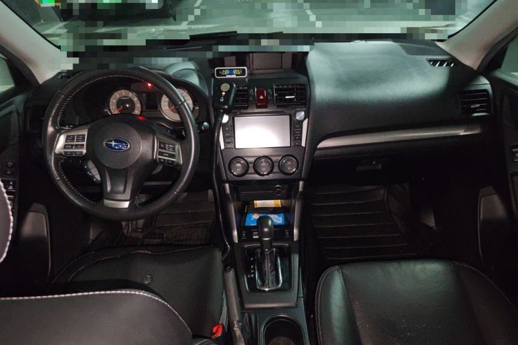 Used Subaru Forester 2013 2.5i Automatic Luxury Edition Center Console