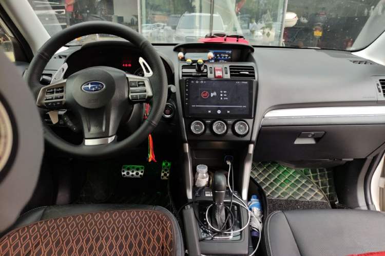 Used Subaru Forester 2013 2.5i Automatic Prestige Edition Center Console