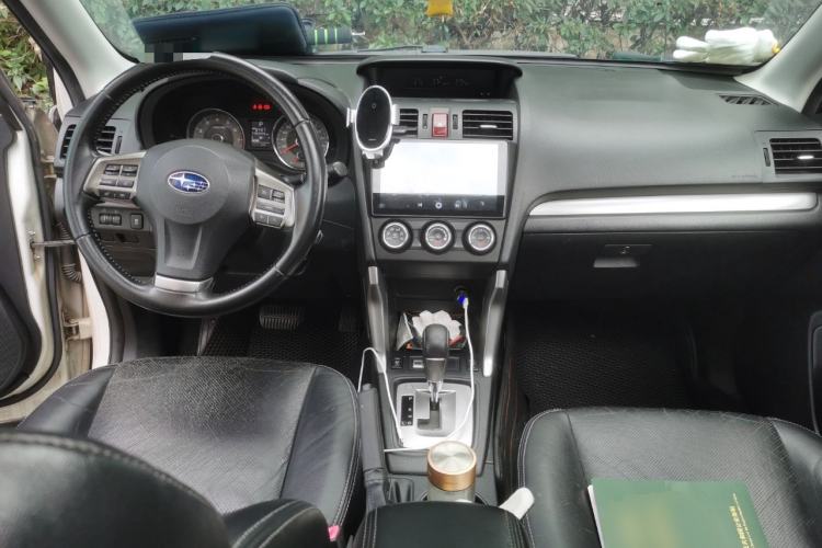 Used Subaru Forester 2013 2.5i Automatic Elite Edition Center Console