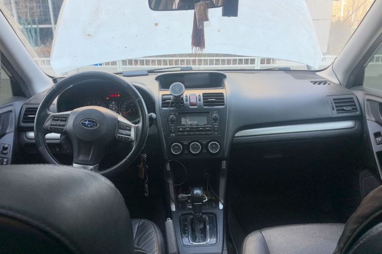 Used Subaru Forester 2013 2.5i Automatic Luxury Edition Center Console