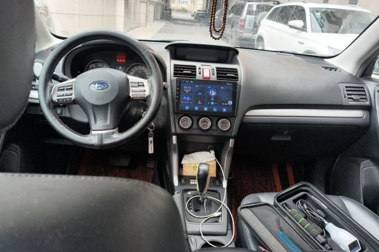Used Subaru Forester 2013 2.0i Automatic Luxury Edition Center Console