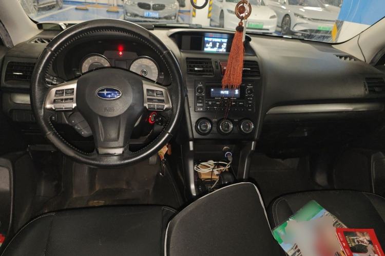 Used Subaru Forester 2013 2.5i Automatic Luxury Edition Center Console