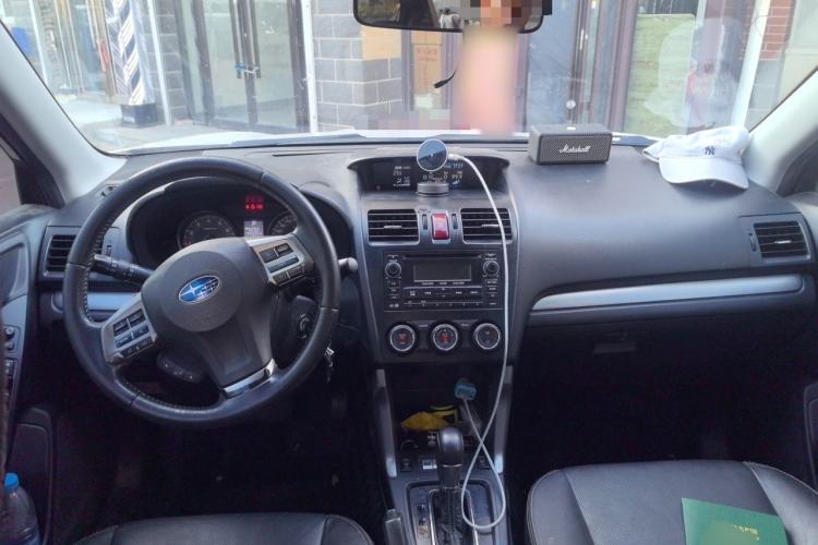 Used Subaru Forester 2013 2.5i Automatic Luxury Edition Center Console
