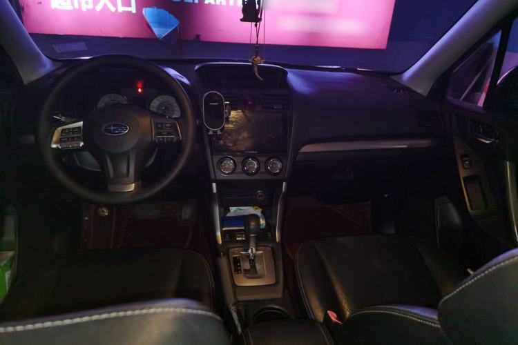 Used Subaru Forester 2013 2.0i Automatic Luxury Edition Center Console