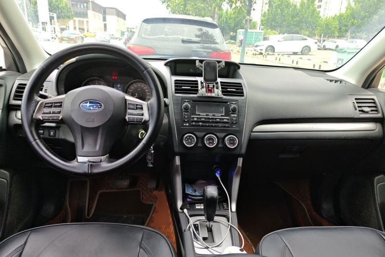 Used Subaru Forester 2013 2.0i Automatic Luxury Edition Center Console