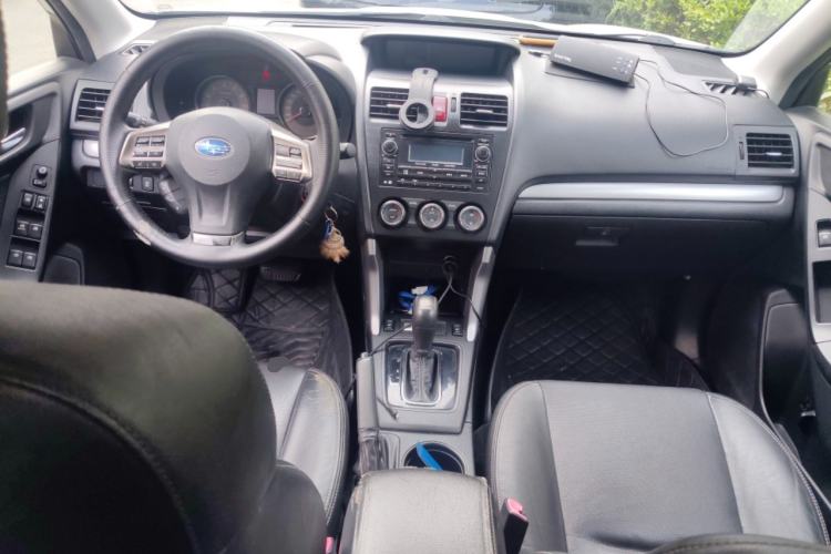 Used Subaru Forester 2013 2.5i Automatic Luxury Edition Center Console
