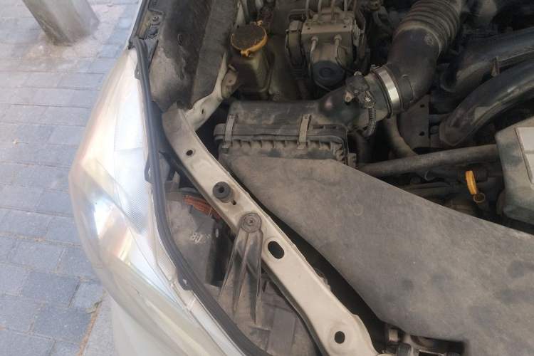 Used Subaru Forester 2013 2.5i Automatic Prestige Navigation Edition Engine Bay Right