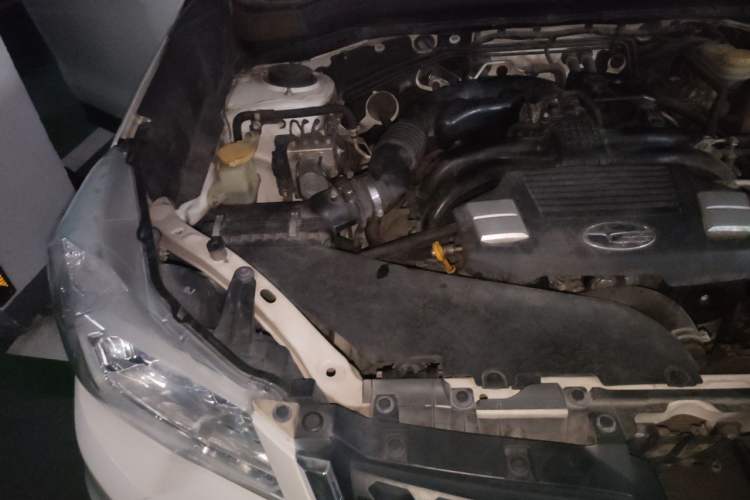 Used Subaru Forester 2013 2.5i Automatic Luxury Edition Engine Bay Right