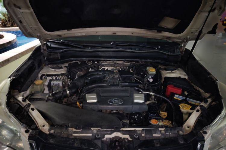 Used Subaru Forester 2013 2.5i Automatic Luxury Edition Engine Bay