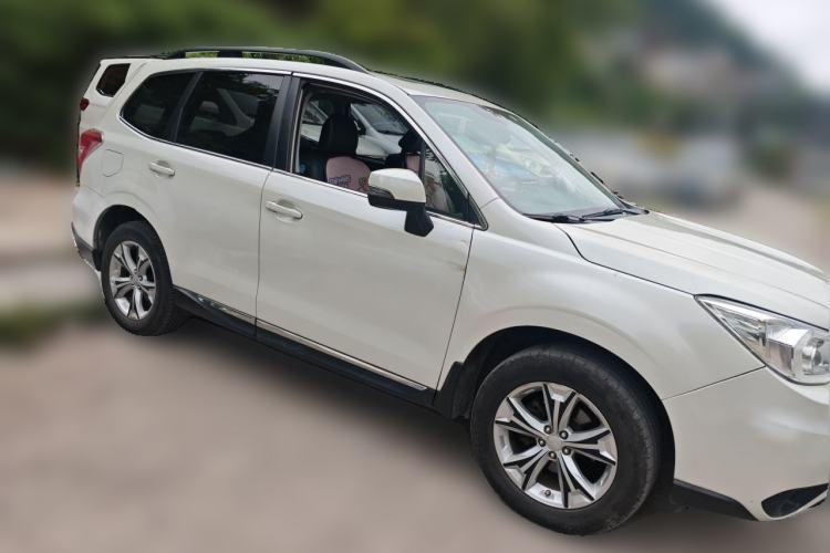 Used Subaru Forester 2013 2.5i Automatic Luxury Edition Front Right 45 Deg