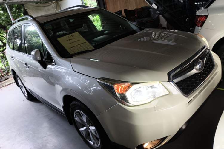 Used Subaru Forester 2013 2.5i Automatic Luxury Edition Front Right 45 Deg