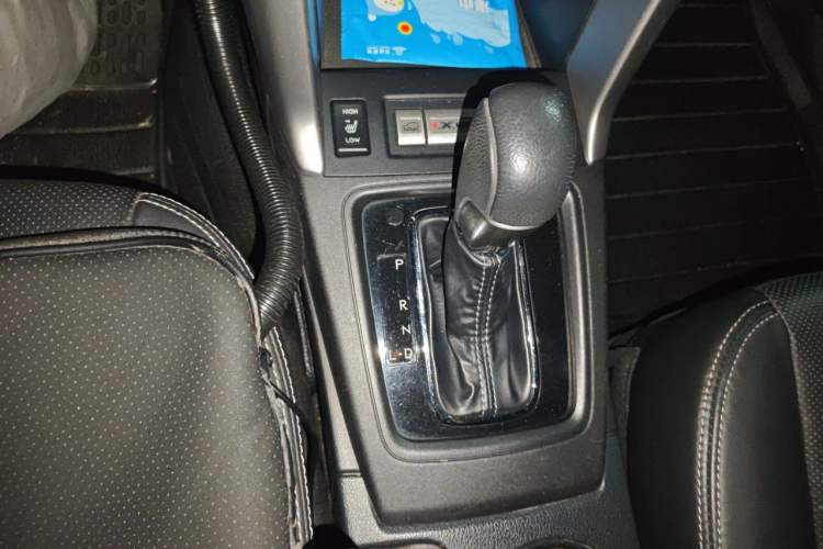 Used Subaru Forester 2013 2.5i Automatic Luxury Edition Gear Lever