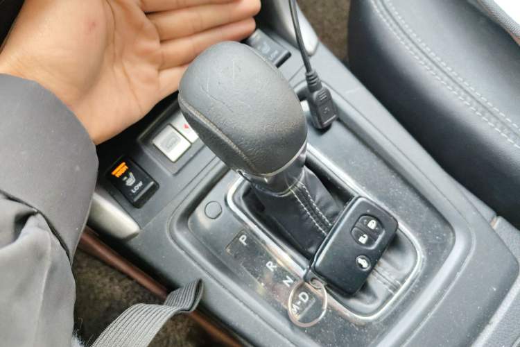 Used Subaru Forester 2013 2.5i Automatic Prestige Edition Gear Lever