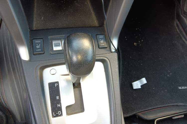 Used Subaru Forester 2013 2.0i Automatic Luxury Edition Gear Lever