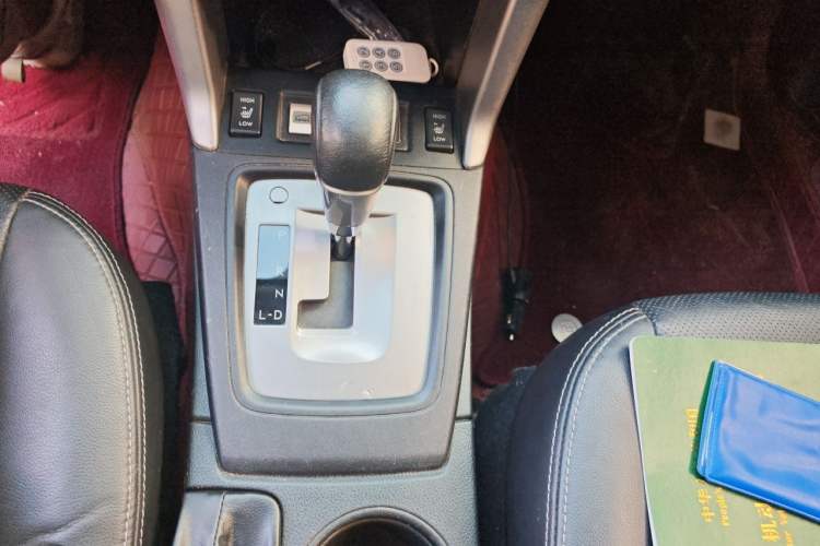 Used Subaru Forester 2013 2.5i Automatic Elite Edition Gear Lever