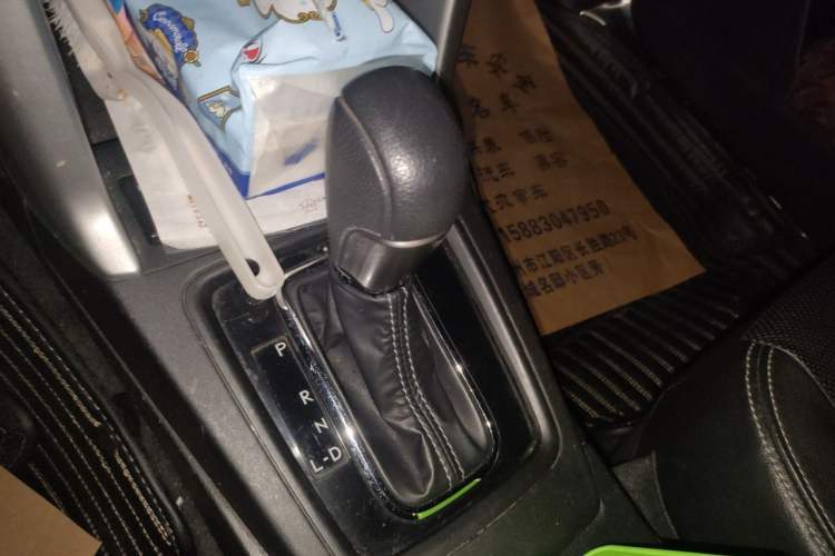 Used Subaru Forester 2013 2.5i Automatic Luxury Edition Gear Lever