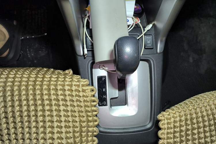 Used Subaru Forester 2013 2.0i Automatic Luxury Navigation Edition Gear Lever