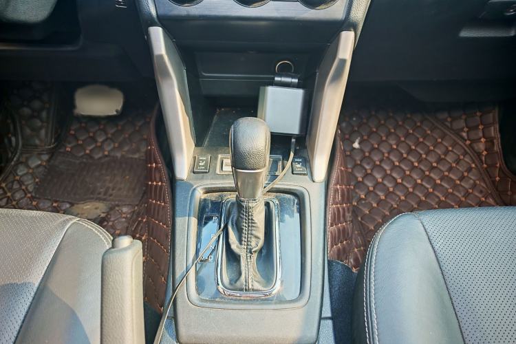 Used Subaru Forester 2013 2.5i Automatic Prestige Edition Gear Lever