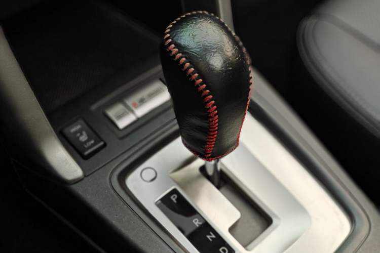 Used Subaru Forester 2013 2.0i Automatic Luxury Edition Gear Lever